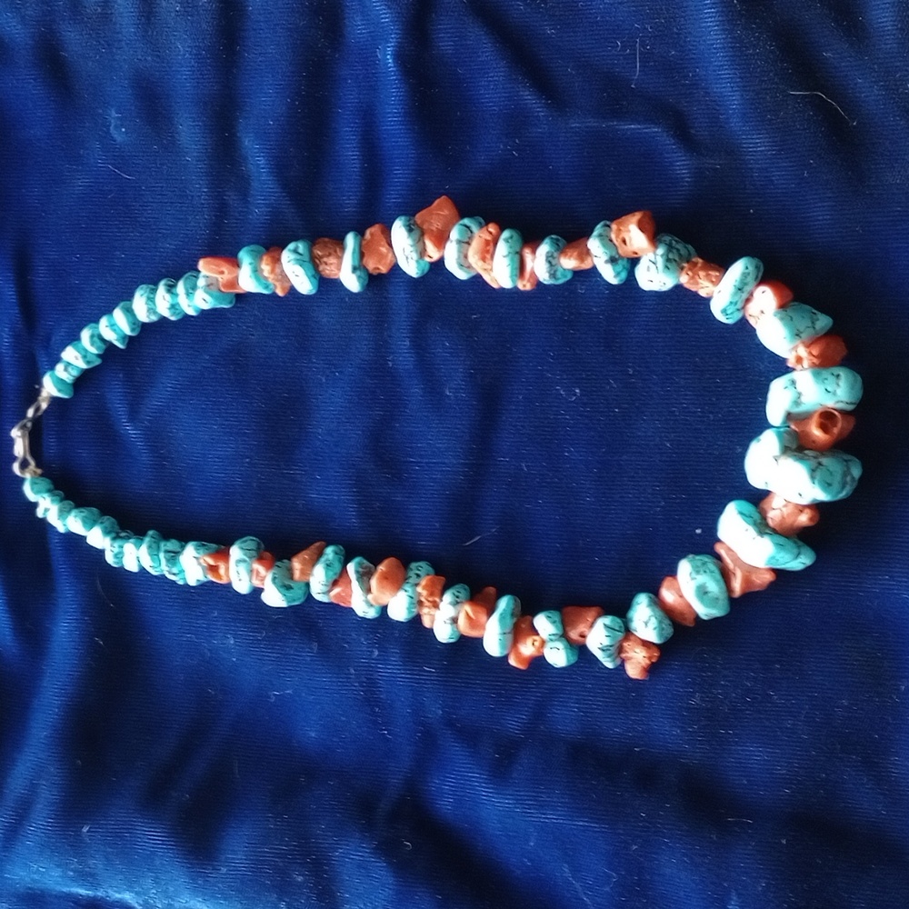 Vintage Turquoise Nugget & Coral Necklace 17.5" Long - Picture 3 of 15